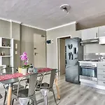 Central Couples Home! 24 Hour Security Parking