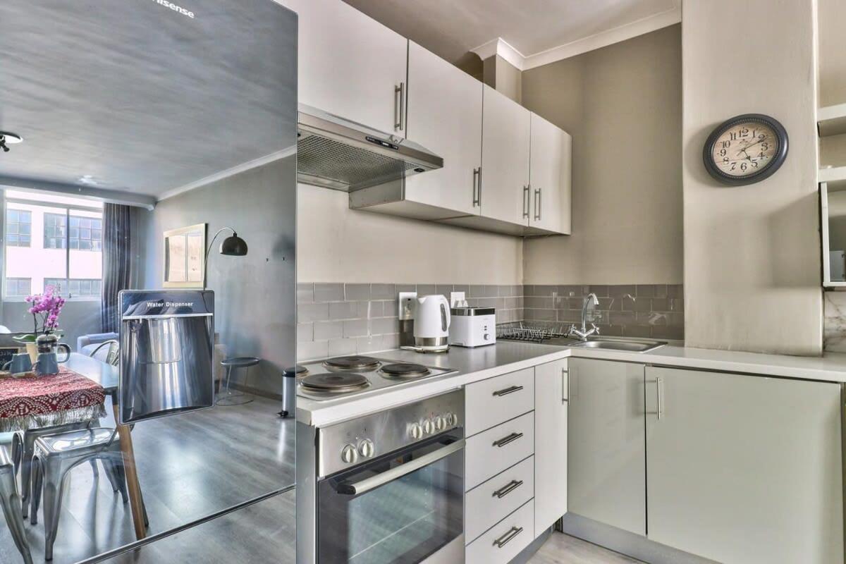 Couples Home! 24 Hour Security Parking Appartement