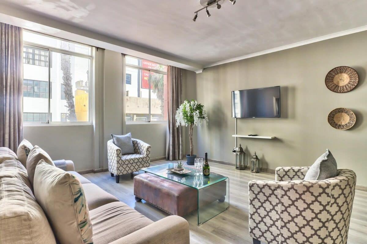 Appartement Couples Home! 24 Hour Security Parking