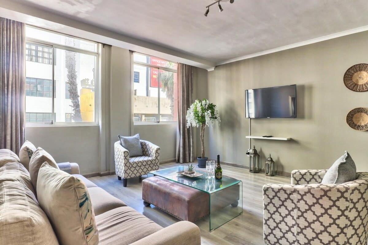 Appartement Couples Home! 24 Hour Security Parking *